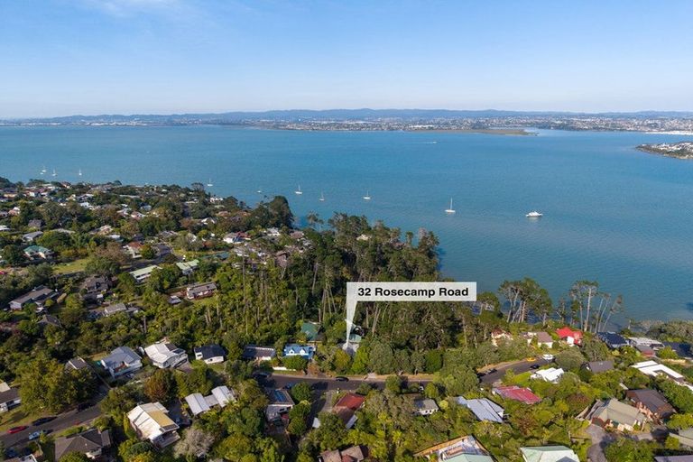 Photo of property in 32 Rosecamp Road, Beach Haven, Auckland, 0626