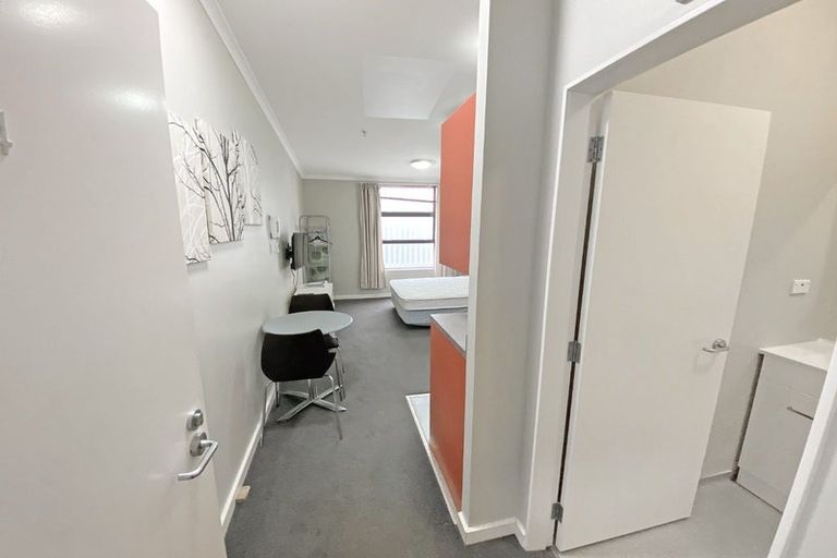 Photo of property in Aitken Street Apartments, 704/5 Aitken Street, Thorndon, Wellington, 6011