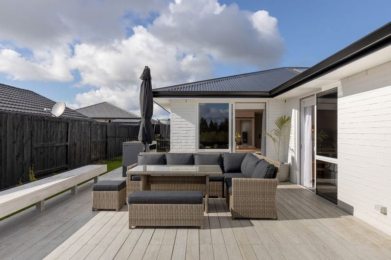 Photo of property in 22 Kahawai Place, Omokoroa, 3114