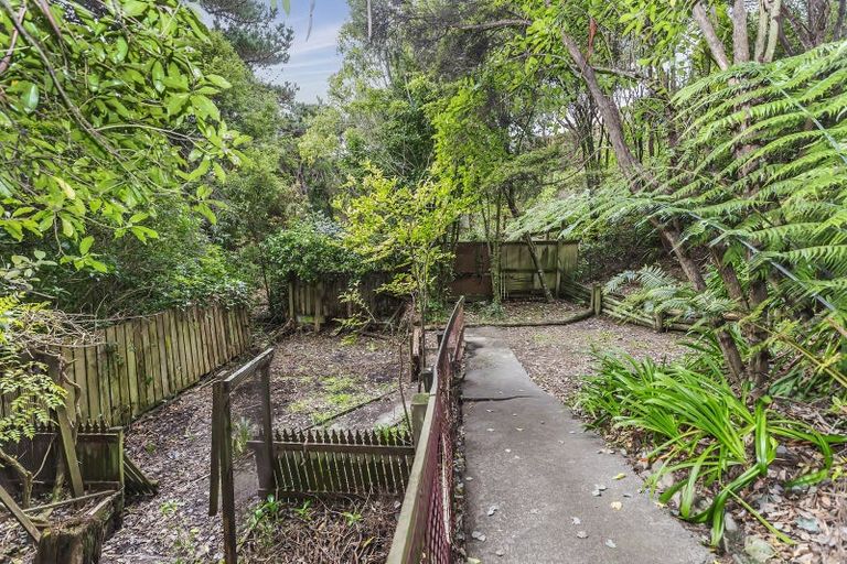 Photo of property in 15 Woolwich Close, Whitby, Porirua, 5024