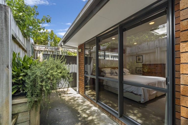 Photo of property in 9a Wilton Street, Westown, New Plymouth, 4310