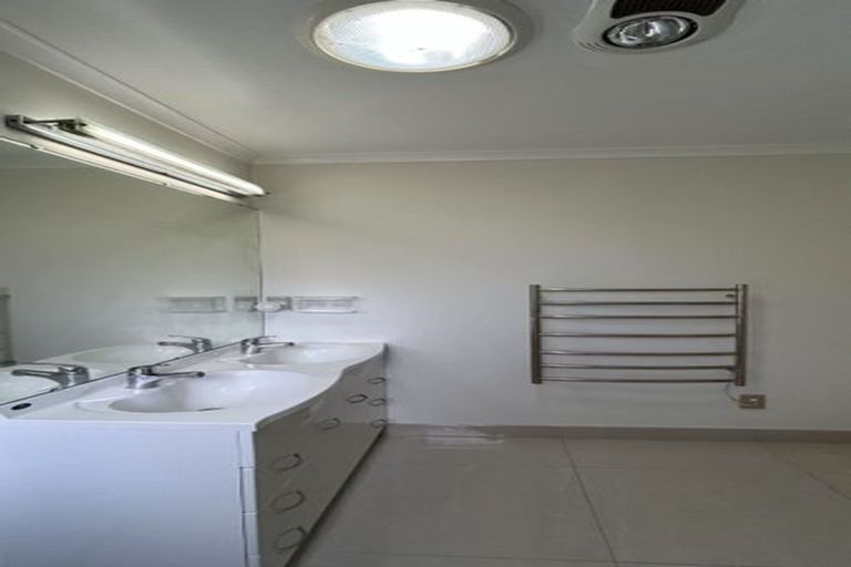 Photo of property in 3 Reinheimer Place, Flat Bush, Auckland, 2016