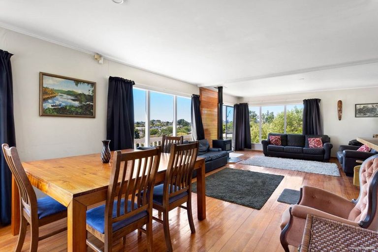 Photo of property in 54 Potter Avenue, Northcote, Auckland, 0627