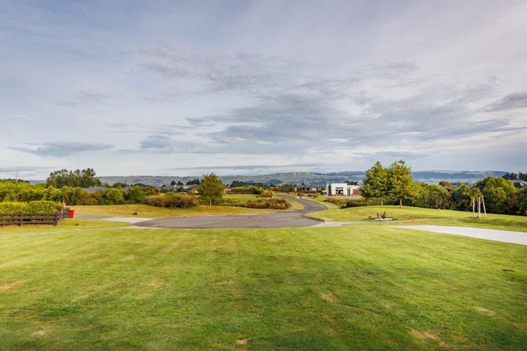 Photo of property in 21 Loveston Lane, Kelvin Grove, Palmerston North, 4470