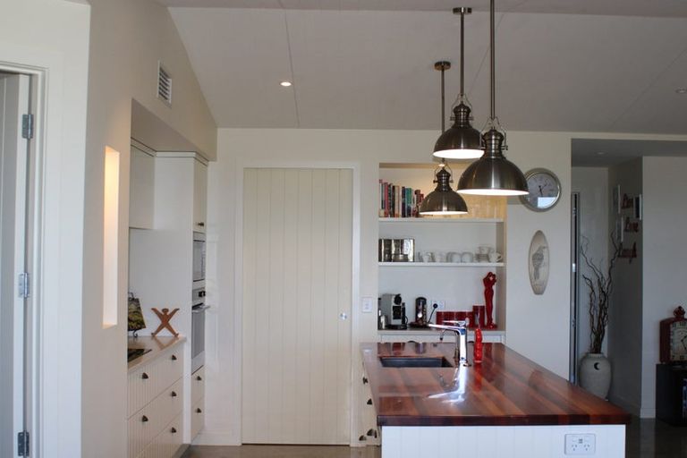 Photo of property in 204 Eskridge Drive, Eskdale, Napier, 4182