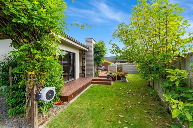 Photo of property in 7 Ruru Place, Levin, 5510