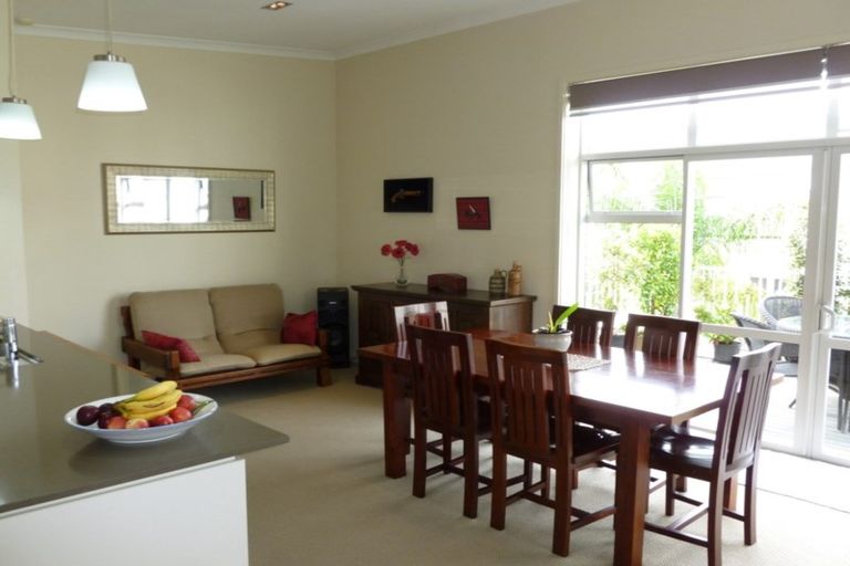 Photo of property in 42 Parkside Drive, Orewa, 0931