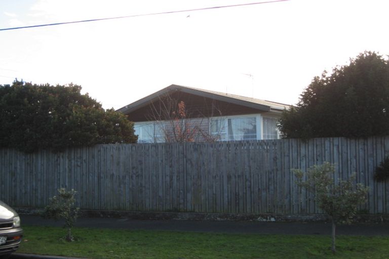 Photo of property in 1/180 Bowhill Road, New Brighton, Christchurch, 8083