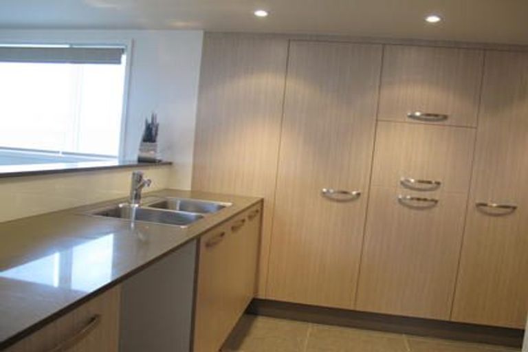 Photo of property in 1/43 Castor Bay Road, Castor Bay, Auckland, 0620