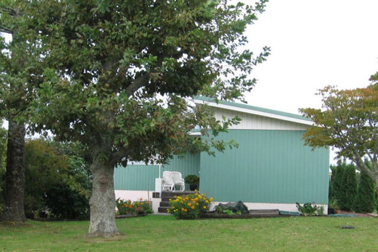 Photo of property in 21 Realm Place, Massey, Auckland, 0614