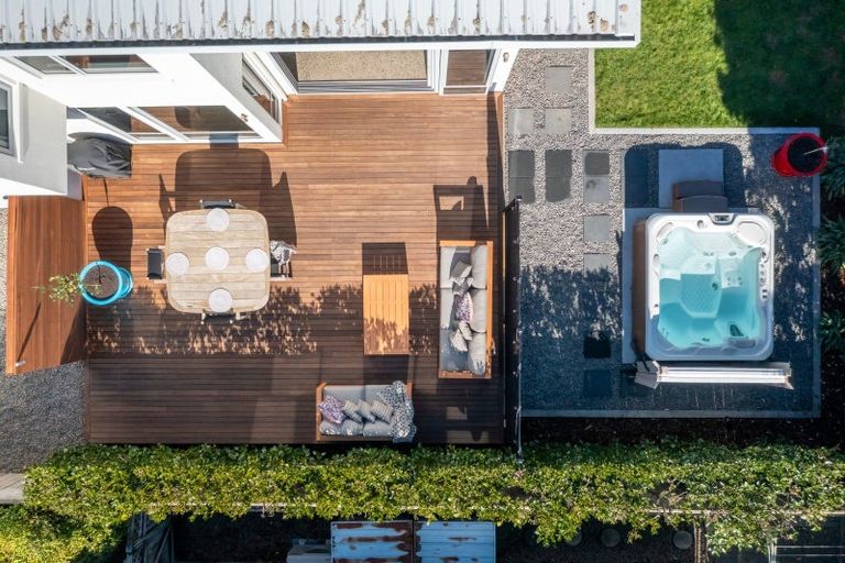 Photo of property in 21 Metzenthin Close, Raumati South, Paraparaumu, 5032