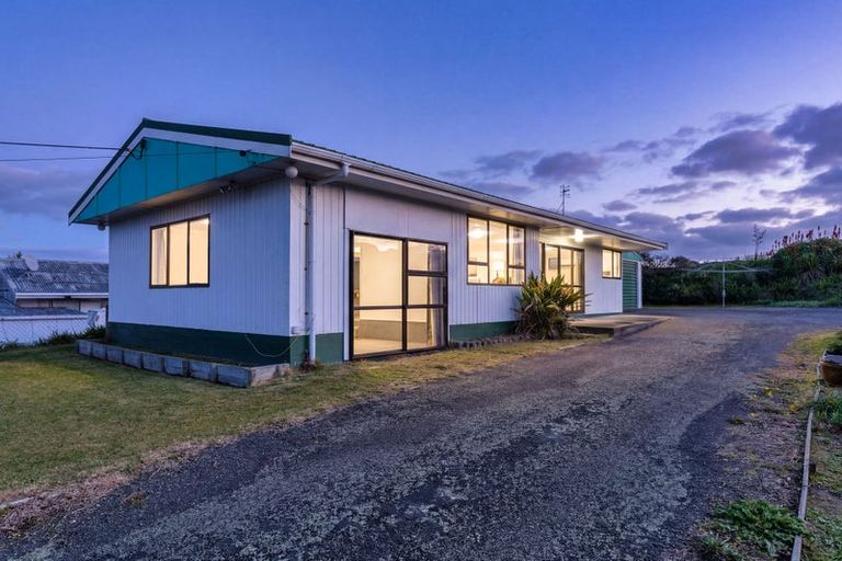 Photo of property in 6 Warren Street, Foxton Beach, Foxton, 4815