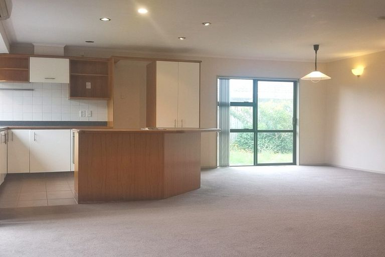 Photo of property in 24 Travers Place, Northpark, Auckland, 2013