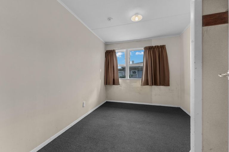 Photo of property in 76 Cambridge Terrace, Papatoetoe, Auckland, 2025