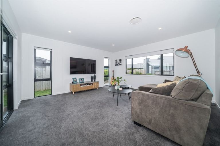 Photo of property in 21 Silicon Way, Fitzherbert, Palmerston North, 4410