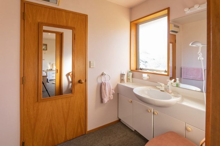 Photo of property in 104 Hamilton Avenue, Ilam, Christchurch, 8041