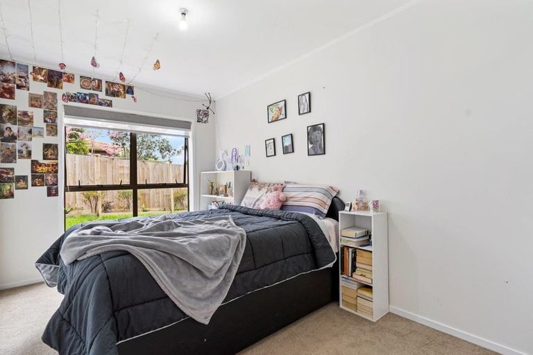 Photo of property in 2/30 Redoubt Road, Goodwood Heights, Auckland, 2105