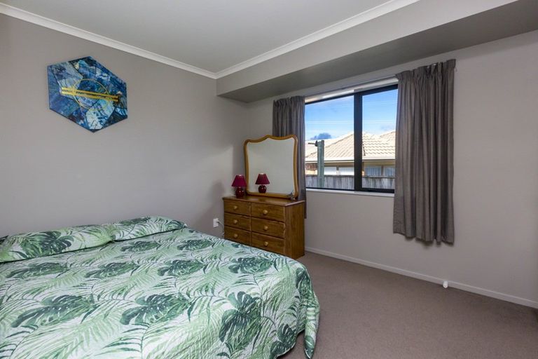 Photo of property in 2 Percy Kinsman Crescent, Riverstone Terraces, Upper Hutt, 5018