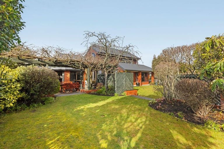 Photo of property in 33 Cherrywood Place, Redwood, Christchurch, 8051