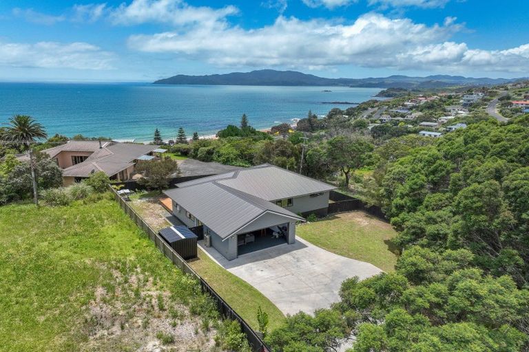 Photo of property in 24 Dudley Crescent, Cable Bay, 0420