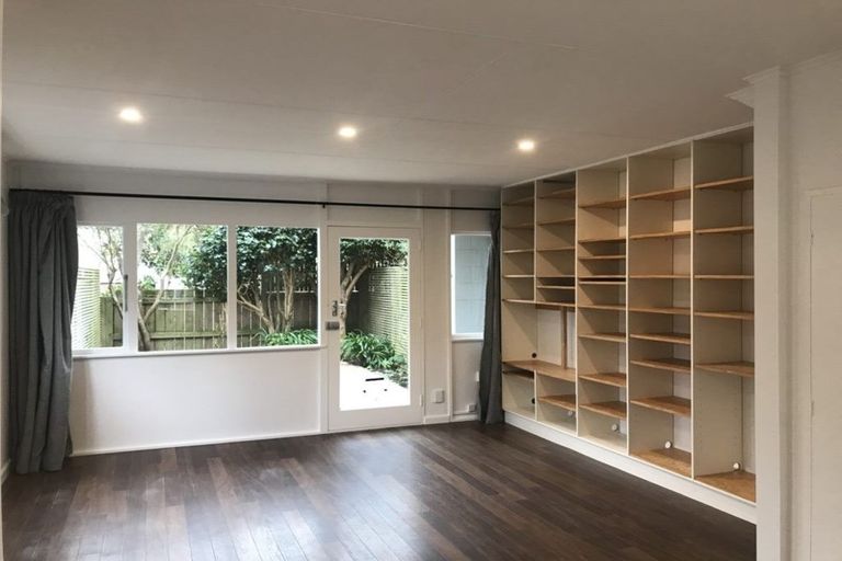 Photo of property in 42d Ngatoto Street, Ngaio, Wellington, 6035