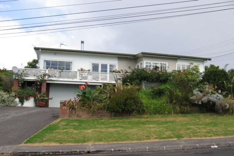 Photo of property in 2/24 Mizpah Road, Torbay, Auckland, 0630