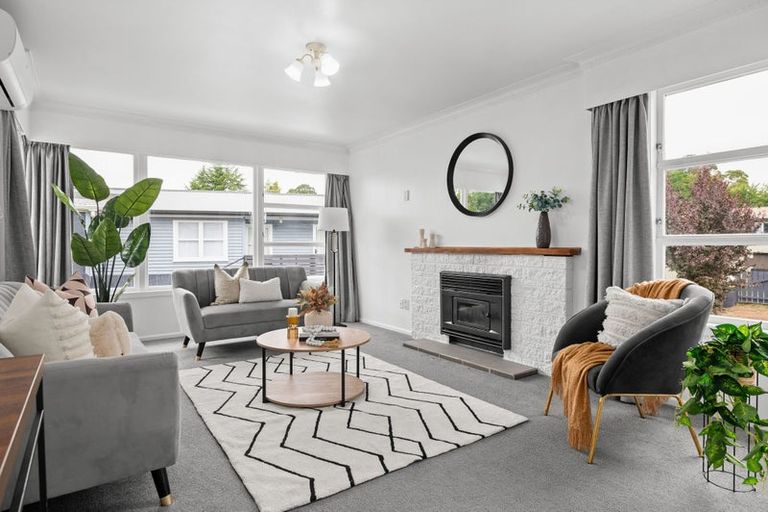 Photo of property in 16 Manapouri Place, Glenview, Hamilton, 3206