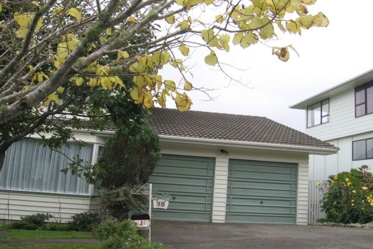 Photo of property in 15 Brasenose Place, Tawa, Wellington, 5028