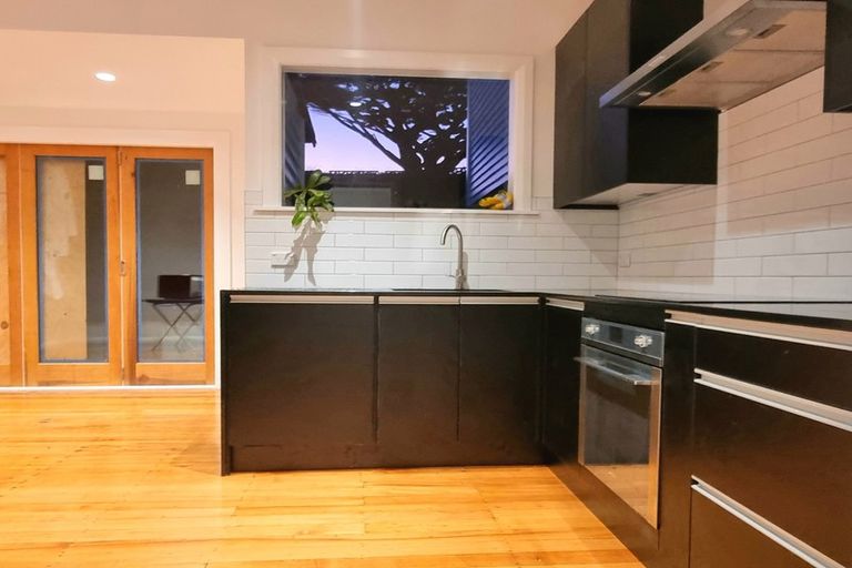 Photo of property in 75 Sidlaw Street, Strathmore Park, Wellington, 6022