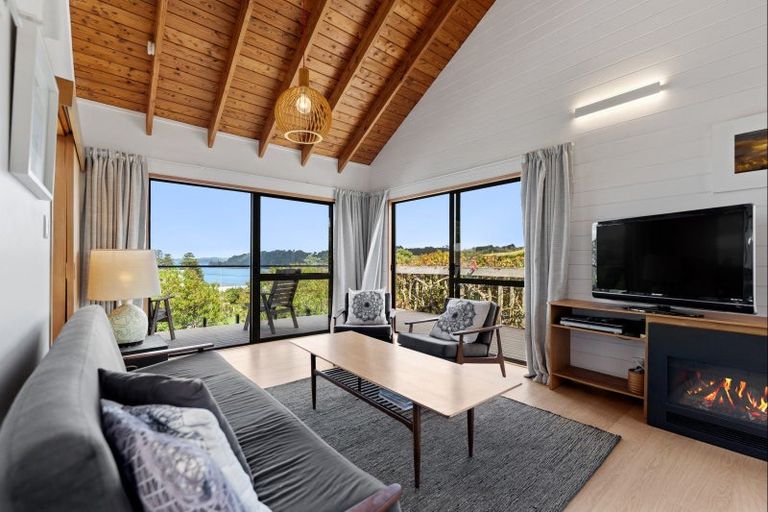 Photo of property in 29 Grand View Road, Leigh, 0985