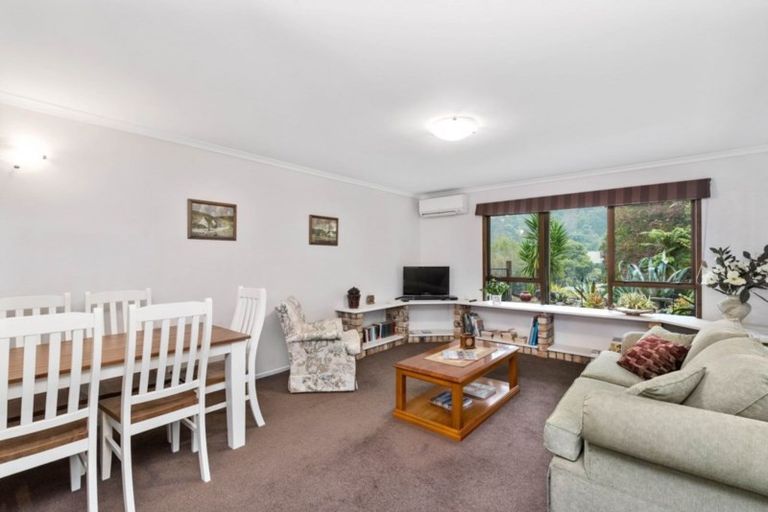 Photo of property in 5 Summit Road, Lake Okareka, Rotorua, 3076