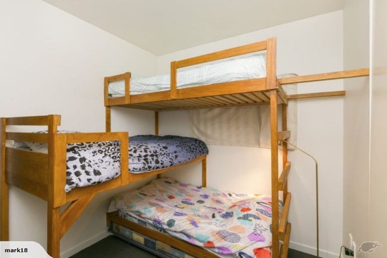 Photo of property in Stadium Garden Flats, 212/107 Thorndon Quay, Pipitea, Wellington, 6011