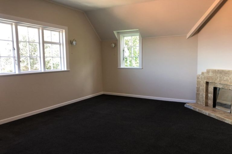 Photo of property in 1 Glasgow Street, Kelburn, Wellington, 6012