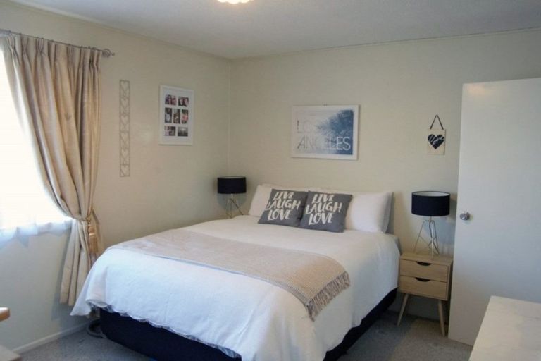 Photo of property in 2 Ebert Place, Rangiora, 7400