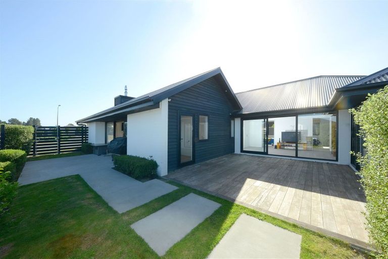 Photo of property in 24 Shillingford Boulevard, Rolleston, 7615