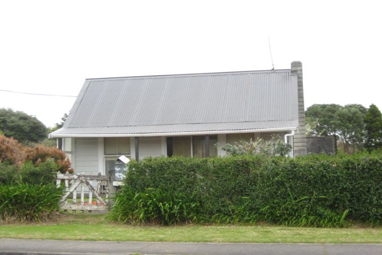 Photo of property in 18 Carthew Street, Okato, 4335