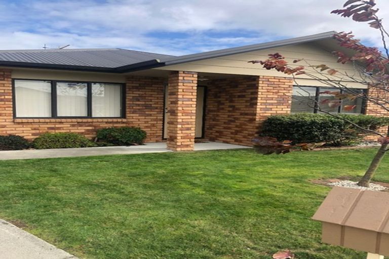 Photo of property in 13 Shrule Place, Huntington, Hamilton, 3210