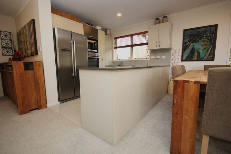 Photo of property in 17 West Hoe Heights, Orewa, 0931