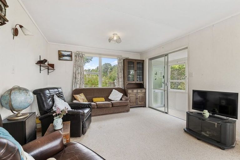 Photo of property in 11 Albatross Road, Red Beach, 0932