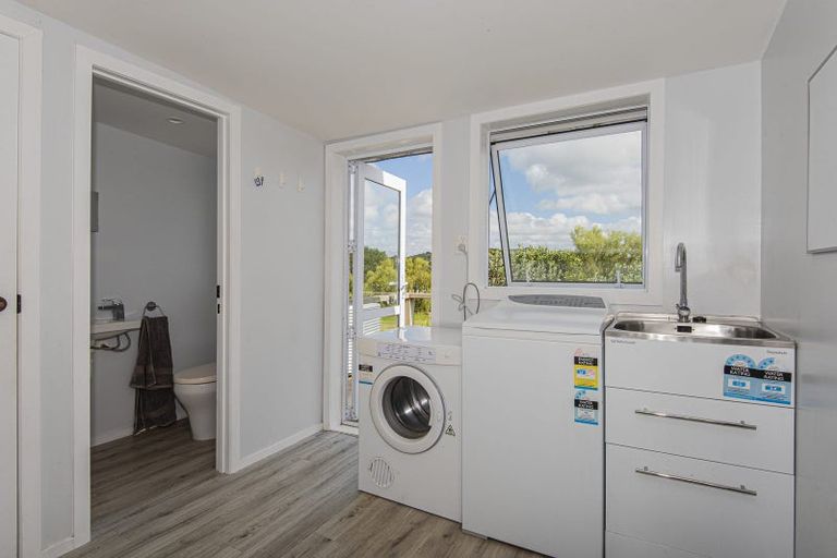 Photo of property in 46 Whakapirau Road, Maungaturoto, 0583