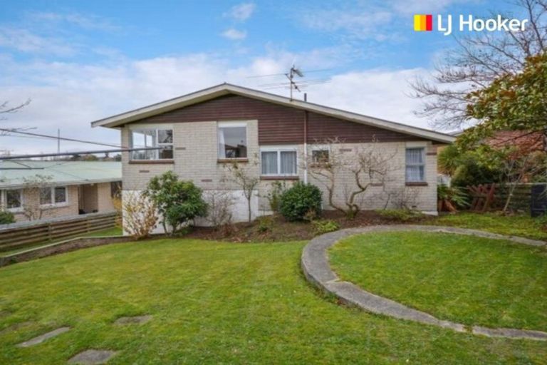 Photo of property in 12 Kinmont Crescent, Kinmont Park, Mosgiel, 9024