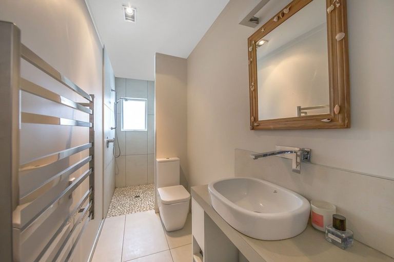 Photo of property in 8 Sykes Avenue, Hatfields Beach, Orewa, 0931