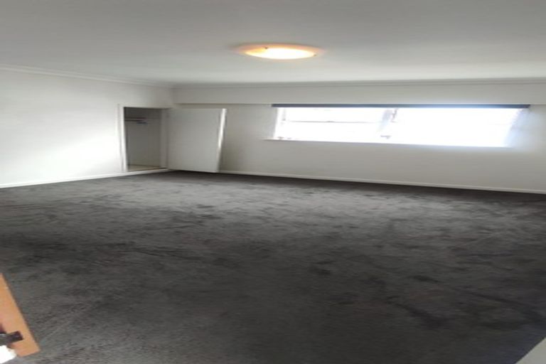 Photo of property in 24 Takutai Avenue, Bucklands Beach, Auckland, 2012