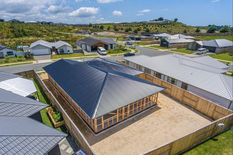 Photo of property in 126 Whakaturou Crescent, Pyes Pa, Tauranga, 3112