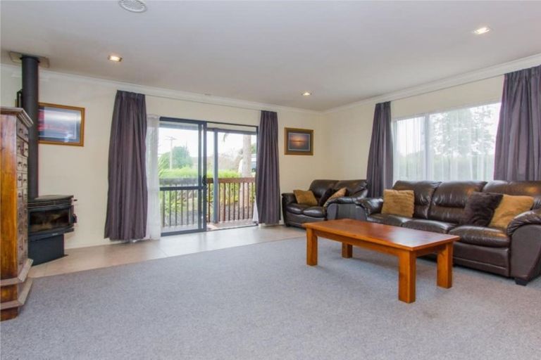 Photo of property in 41b Woodglen Road, Glen Eden, Auckland, 0602