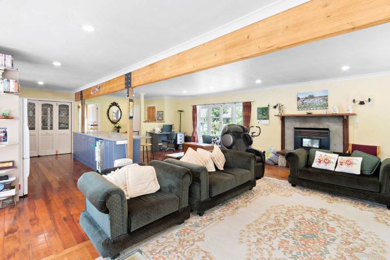Photo of property in 16 Sutton Crescent, Papakura, 2110
