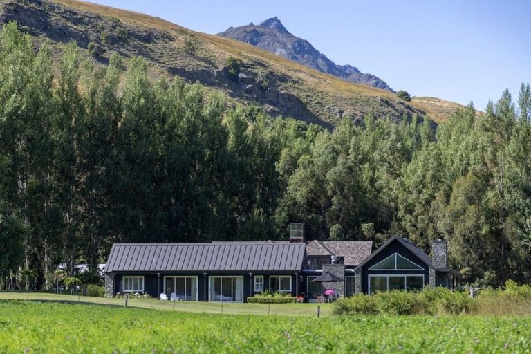 Photo of property in 122 Slope Hill Road, Lake Hayes, Queenstown, 9371