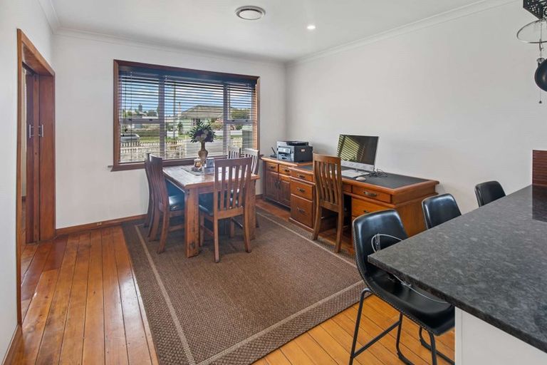 Photo of property in 25 Hannan Street, Levin, 5510