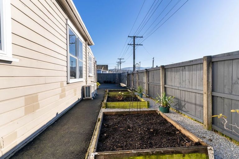 Photo of property in 196 Oxford Street, South Dunedin, Dunedin, 9012