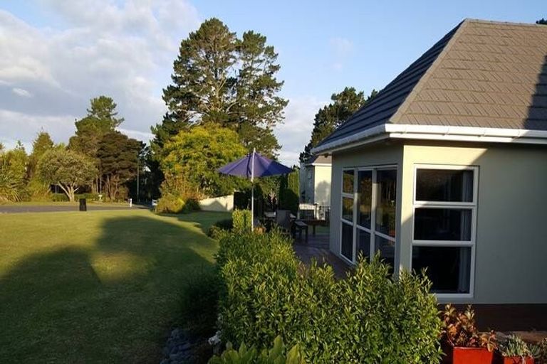 Photo of property in 3 Hobson Heights Road, Lucas Heights, Auckland, 0632